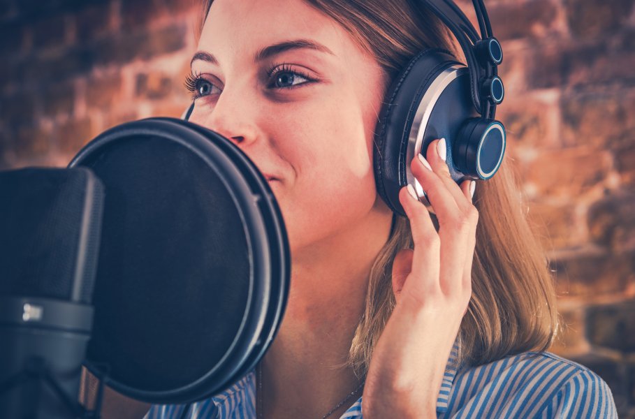 voix off comédienne répondeur téléphonique